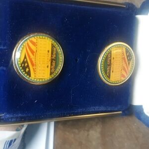 Pair of Vintage White House Cufflinks [SKU 633)